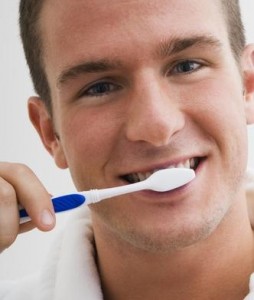 Cepillandose los dientes